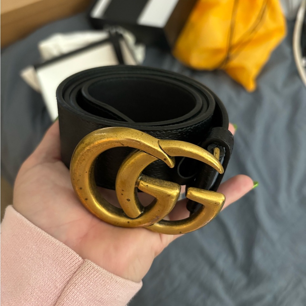 Gucci belt; mens, black leather gold buckle
